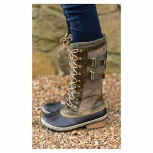 EUC Sorel Conquest Carly II Tall Waterproof Lace Up Duck Boots 7 Peatmoss Green
